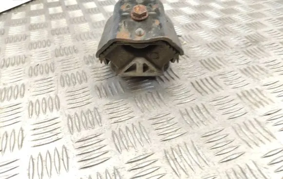 Mercedes-Benz Sprinter W906 Engine mount bracket