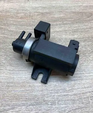 BMW 1 E81 E87 Turbo solenoid valve 2247906 72279600