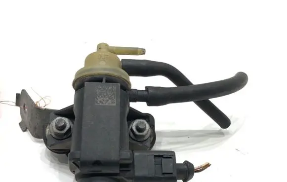 Volkswagen Polo V 6R Fuel pressure regulator 1K0906627B
