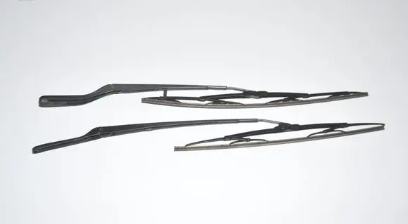 BMW X5 E53 Windshield/front glass wiper blade 8245372 7075612