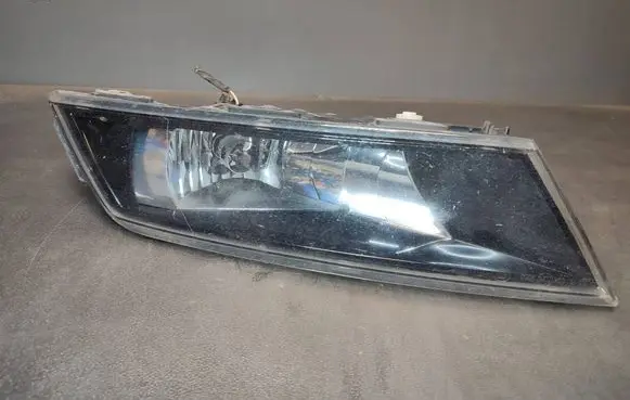 Skoda Octavia Mk3 (5E) Front fog light 3V0941699