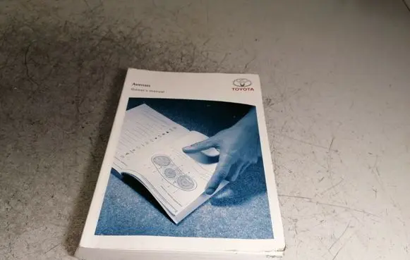 Toyota Avensis T270 User manual 