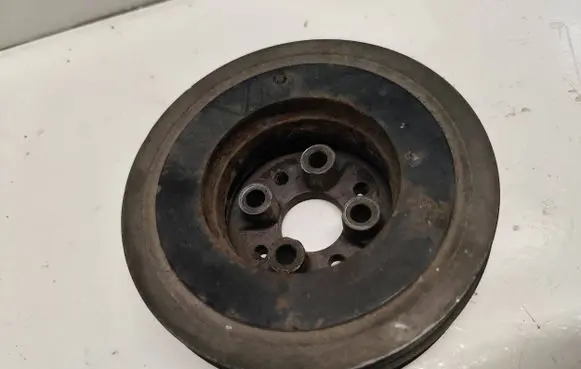 Volkswagen PASSAT B5.5 Crankshaft pulley 038105243