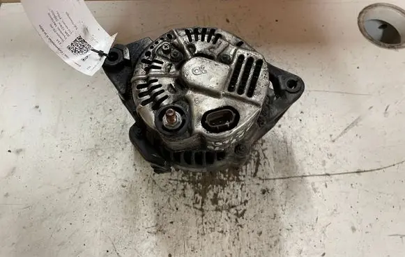 KIA Sorento Generator/alternator 373004A300 021319212