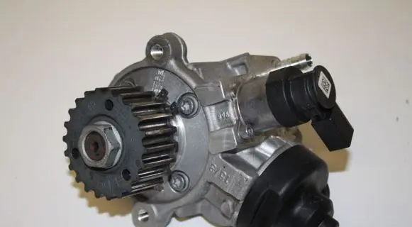Audi A4 S4 B9 Fuel injection high pressure pump 04L130755E