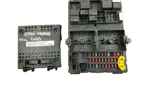 Jeep Grand Cherokee (WJ) Fuse module 04812515AH 518722004