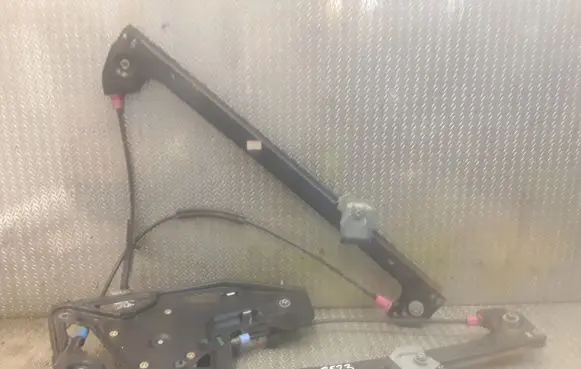 BMW 7 E38 Front door window regulator with motor 8125202