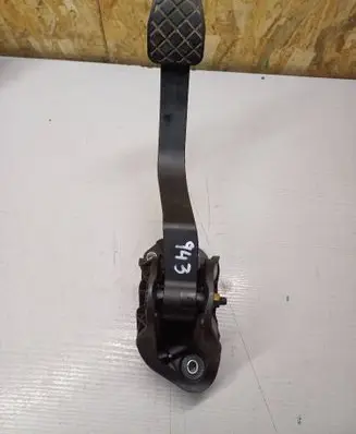 Volkswagen PASSAT B6 Clutch pedal 3C1721059H 29062004