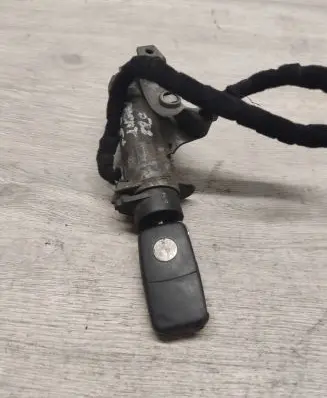 Volkswagen PASSAT B5.5 Ignition lock