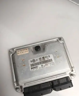 Volkswagen PASSAT B5.5 Engine control unit/module 038906019ER 28SA5122 0281010704