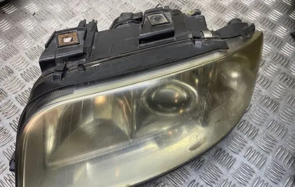Audi A6 S6 C5 4B Headlight/headlamp 155923 15381301