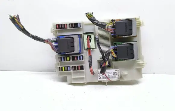 Volvo V60 Fuse module 31384933