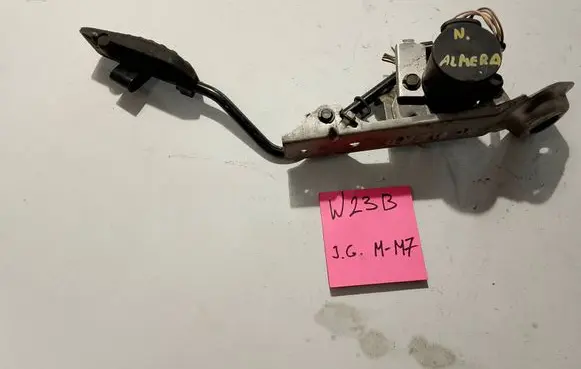 Nissan Almera N16 Accelerator throttle pedal 323215646