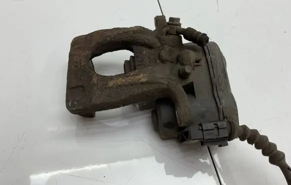 Nissan X-Trail T32 Rear brake caliper 440004CA0A