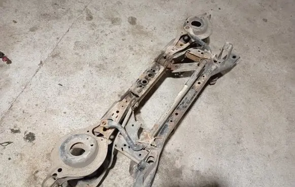 Volvo V40 Rear subframe 
