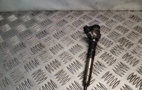 Skoda Superb B8 (3V) Fuel injector 04L130277AD 0445110473