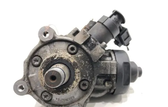 Volkswagen Caddy Fuel injection high pressure pump 04L130755E