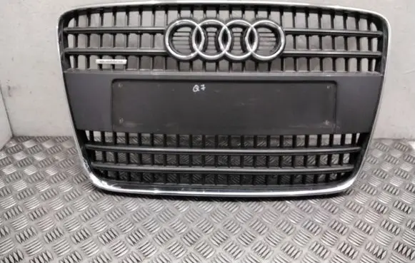 Audi Q7 4L Front bumper upper radiator grill 4L0853651