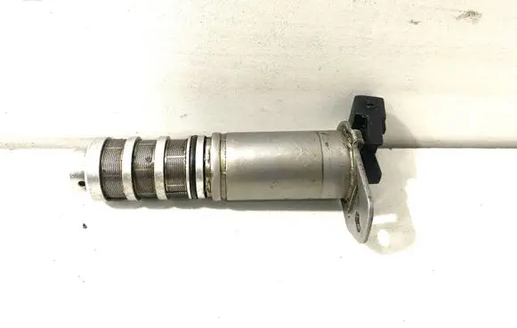 BMW 5 F10 F11 Electromagnetic valve 7585776