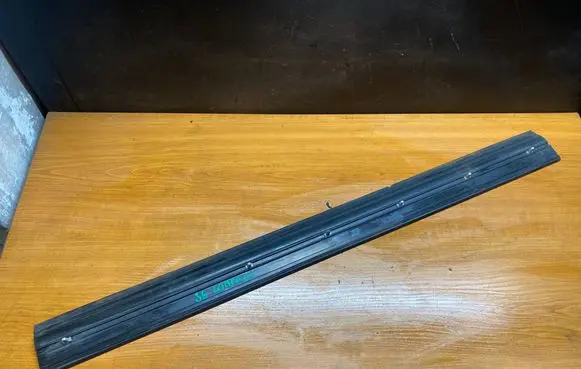 BMW 3 E36 Foot area side trim 
