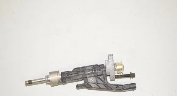 BMW X1 F48 F49 Fuel injector 8656548 13538656548