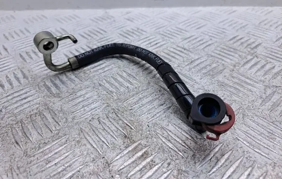 Toyota Auris 150 Fuel injector supply line/pipe 2390126030