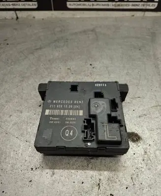 Mercedes-Benz E W211 Door control unit/module 2118201526 356805