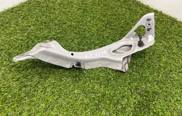Audi A6 S6 C7 4G Fender mounting bracket 4G0805815