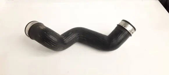 Volkswagen PASSAT B5.5 Intercooler hose/pipe 4052