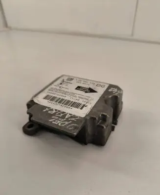 Opel Zafira A Airbag control unit/module 90582536 923594 DGS0014206R