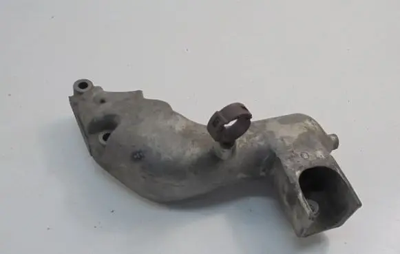 Engine mounting bracket
