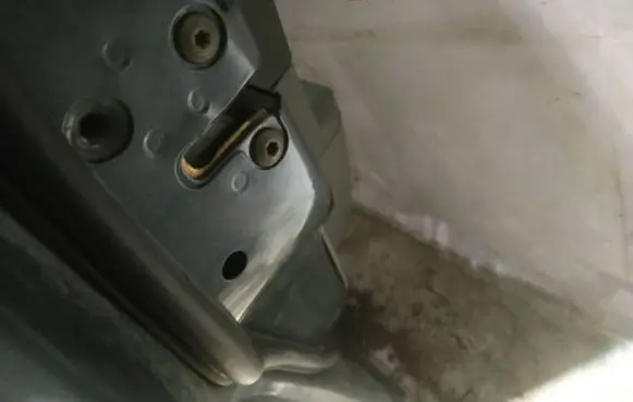 Dodge Magnum Rear door lock