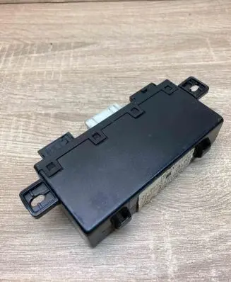 BMW 5 E39 Door control unit/module 8377601 689667