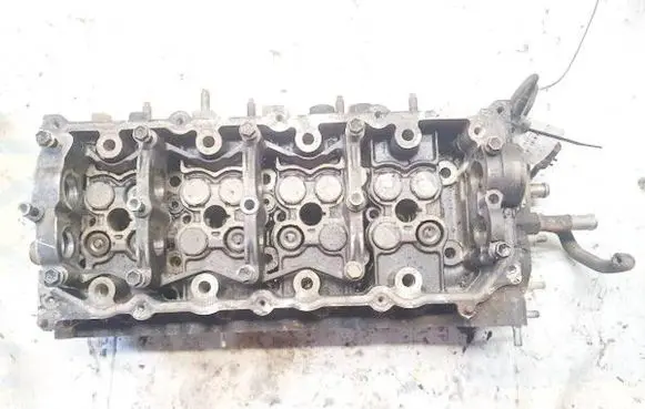 Toyota Avensis T250 Engine head 