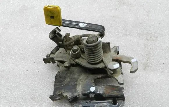 Ford Ranger Engine bonnet/hood lock/catch EB3B16700CB 2303391 EB3B16700CC