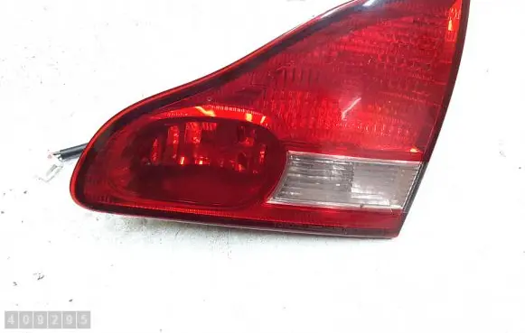 Toyota Avensis Verso Tailgate rear/tail lights KOITO4441