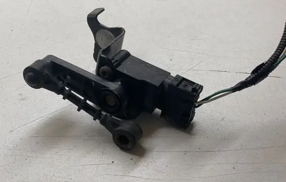 Jaguar F-Pace Headlight/headlamp level sensor GX733C280CA 304196 18022