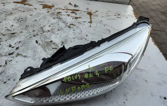 Ford Focus Headlight/headlamp 