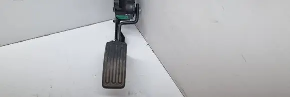 Nissan Qashqai Accelerator throttle pedal 1792B