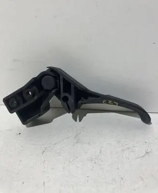 Volkswagen PASSAT B5.5 Engine bonnet (hood) release handle 3B1823533