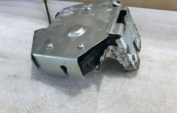 Volvo XC70 Tailgate/trunk/boot lock/catch/latch 31253447 30758120 27407
