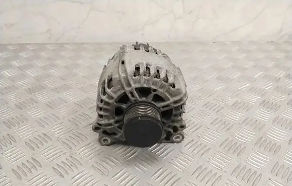 Volkswagen PASSAT B6 Generator/alternator 03L903023E