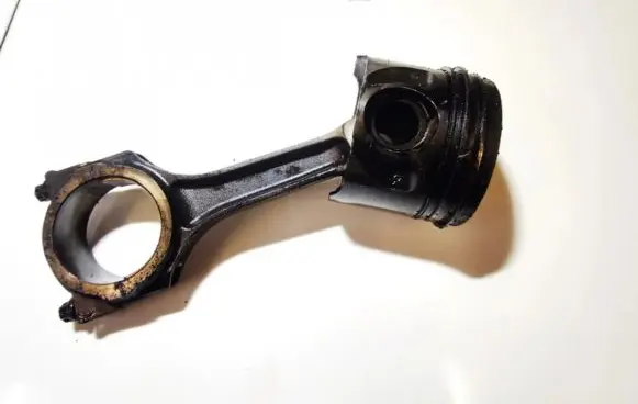 Ford Mondeo Mk III Piston with connecting rod H268X