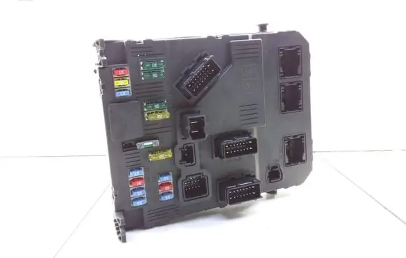 Peugeot 407 Central body control module 9662463480 BSIS0300