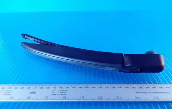 Renault Clio IV Rear wiper blade arm 37029817