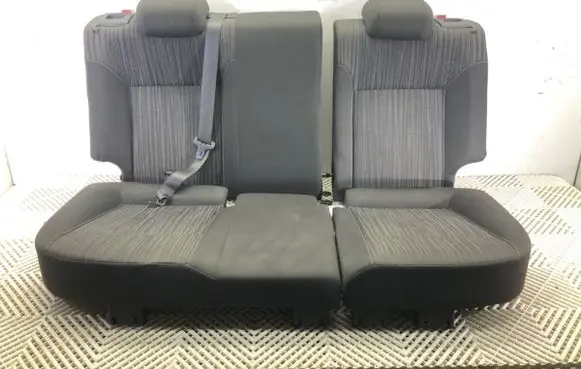 Opel Astra J Second row seats 