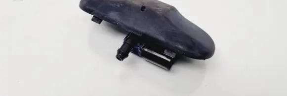 Volkswagen PASSAT B6 Windshield washer spray nozzle 5M0955986C