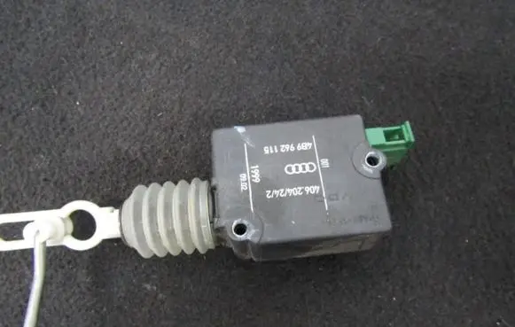 Audi A6 S6 C5 4B Central locking motor 4B9962115