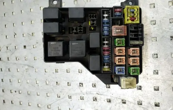 Volvo S40, V40 Fuse module 30859714 72541985