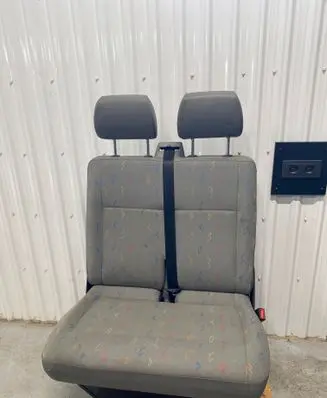 Volkswagen Transporter - Caravelle T5 Front double seat 7H0881303F